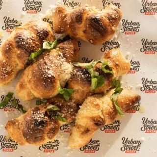 Tray Garlic Knots